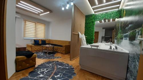 Φωτογραφία από το άλμπουμ του JACUZZI for RELAX - HOLLYWOOD NEOM Apartment, STUP, Sarajevo στο Σαράγεβο