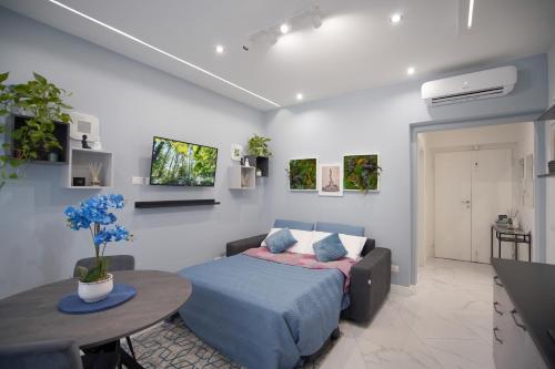 Sky suite downtown SMN ,train station,2 letti,balcone