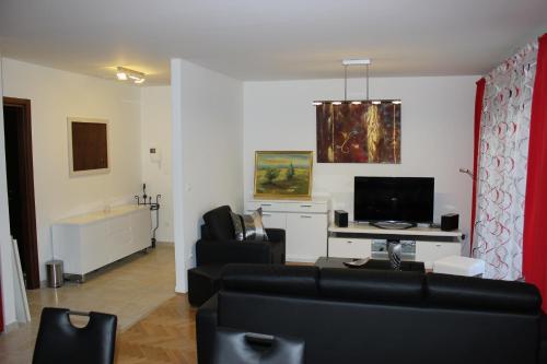 Deluxe Apartment Manuela With Balcony Top Center Split