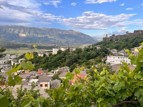 صورة لـ Thimjos & Ritas Guesthouse في غيروكاستر