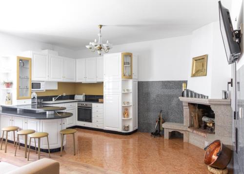 Kuchyň nebo kuchyňský kout v ubytování Casa dos Móveis