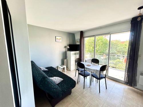 Studio Cabine pour 4 avec Terrasse et Parking Privé à 300m de la Plage à Argelès-sur-Mer - FR-1-388-225