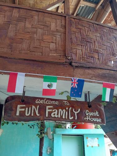 Φωτογραφία από το άλμπουμ του Fun Family Guest House n Jungle Tour σε Bukit Lawang