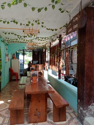 Χώρος καθιστικού στο Fun Family Guest House n Jungle Tour