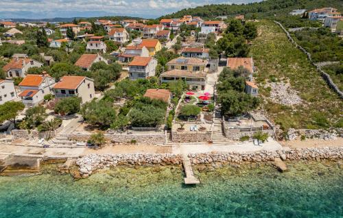 Pet Friendly Apartment In Zdrelac