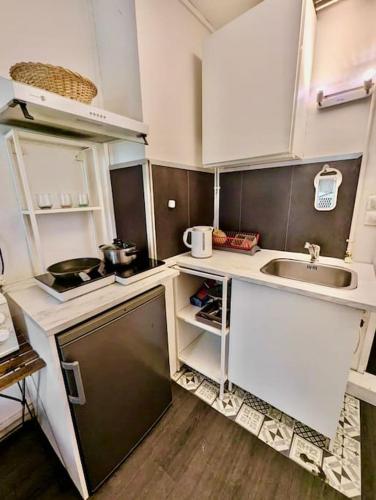 Photo de la galerie de l'établissement T1 Centré - Calme & Tout Equipé avec Parking Gratuit, à Grenoble