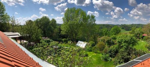 an overhead view of a garden on a roof at Zimmer auf dem Land in Sankt Margarethen an der Raab