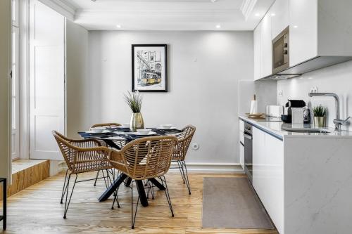 Lisbon beautiful 2 bedroom apartment with views in Rua Augusta Lisbon