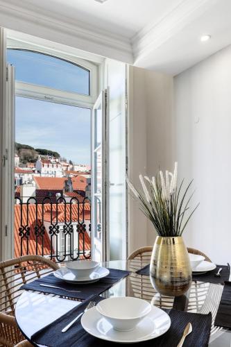 Lisbon beautiful 2 bedroom apartment with views in Rua Augusta Lisbon