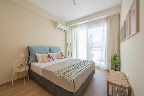 Elegant 2BR with Jacuzzi & Acropolis View