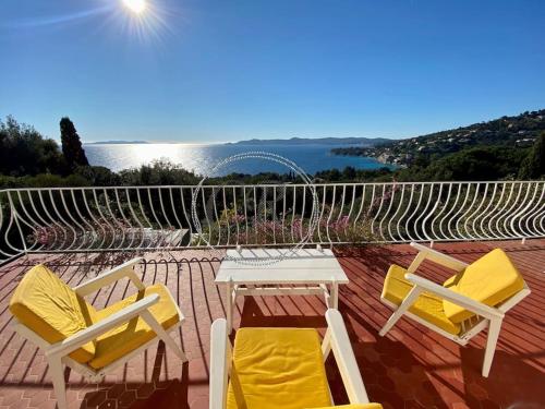 Belle villa piscine vue mer