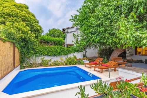 Istrian stone house with heated pool