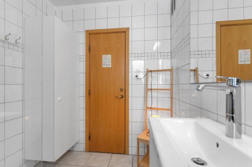 Un baño de Flóki by Guesthouse Reykjavík