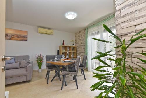 Apartment Dani 2333