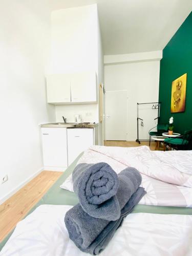 Budget 8BR Apartment with Terrace for 16 Guests