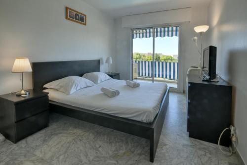LA ROSERAIE for 6 By Sunset Riviera Holidays