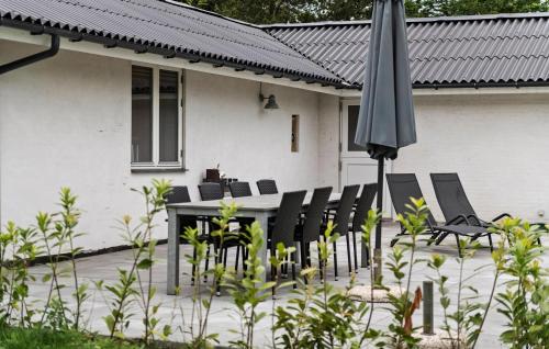 Taman di luar 4 Bedroom Nice Home In Nørre Nebel