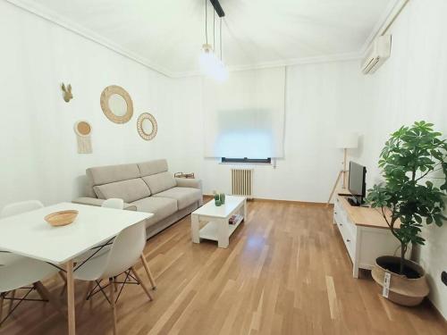 Alojamiento Pl del Ángel junto Pl Mayor con aire