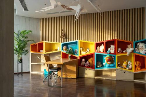 Gambar di galeri bagi Glamorous Luxury 2 Bedroom Apartment in Aeon Towers I Panoramic Views I Free Wi-fi, Gym and Pool I by Bleuspace di Davao City
