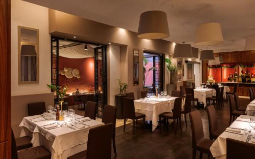 Hotel dei Cavalieri Caserta - La Reggiaにあるレストランまたは飲食店