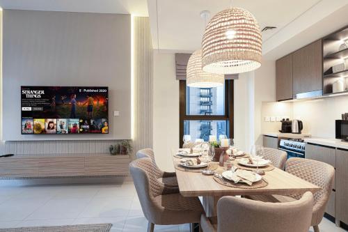 Et opholdsområde på Sky High 2-Bedroom Apartment Stunning Opera & Downtown Views Opp Dubai Mall