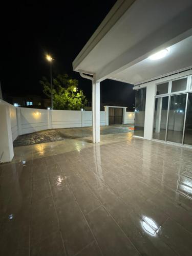 Πισίνα στο ή κοντά στο Homestay Pool Villa Andora