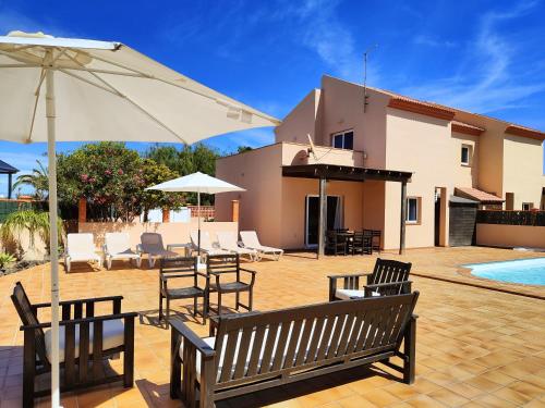 CASA MARTA duplex con piscina privada en Corralejo