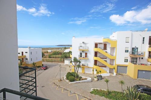 Quinta dos Pinheiros Apartments
