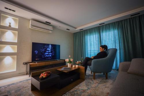 Televisyen dan/atau pusat hiburan di ArabElite
