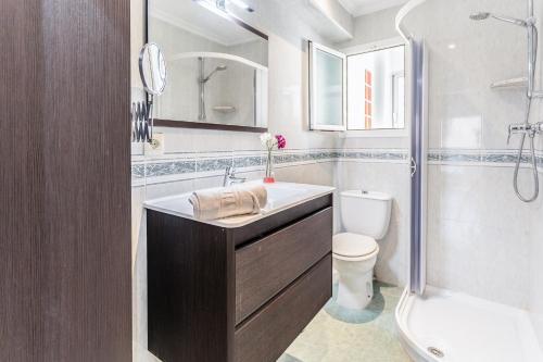 Bilik mandi di Casa los Buhos