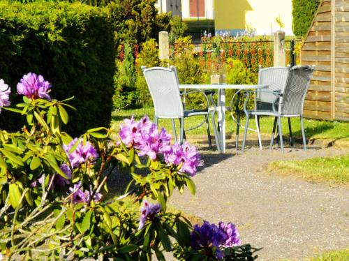 Taman di luar Ferienwohnung Deutschmann