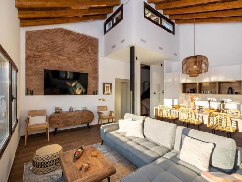 ChezmoiHomes Santiago Duplex Penthouse