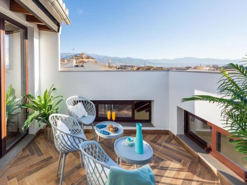 ChezmoiHomes Santiago Duplex Penthouse