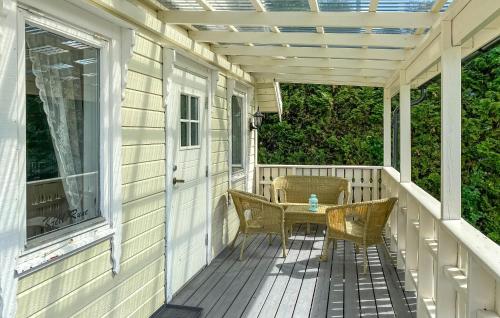 Balkoni atau teres di 1 Bedroom Cozy Home In Malmefjorden