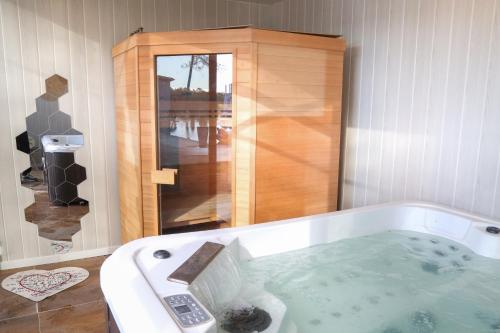 Fotografie z fotogalerie ubytování La brise Provençale v destinaci Saint-Paul-en-Forêt