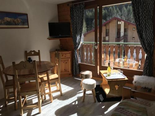 Chalet à Châtel, Proche des Pistes, 5 Pers, Parking Inclus