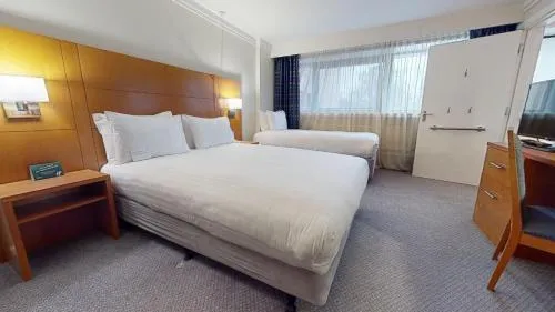 Holiday Inn Cardiff City Centre by IHG photo 13