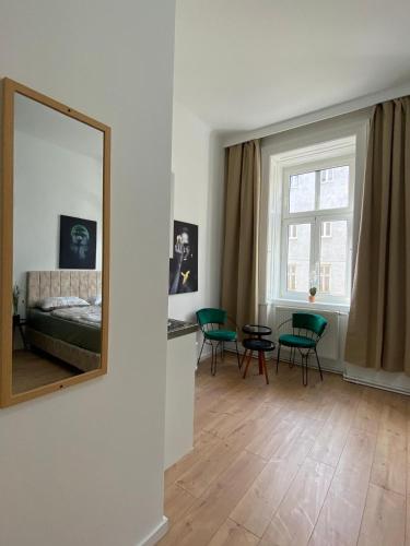 Budget 8BR Apartment with Terrace for 16 Guests