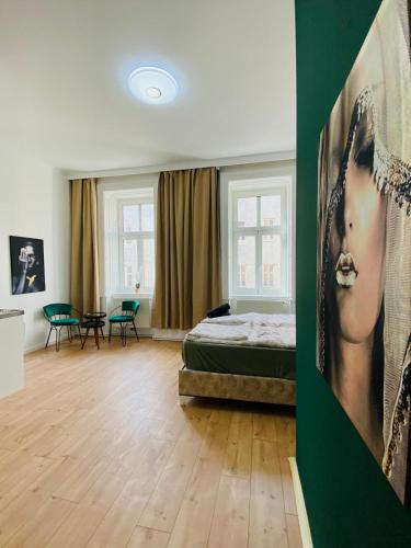 Budget 8BR Apartment with Terrace for 16 Guests