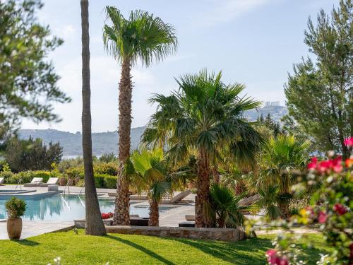 Cape Sounio, A Grecotel Resort to Liveにある庭