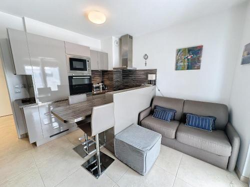 CAM3 - Beau 2 pièces avec terrasse