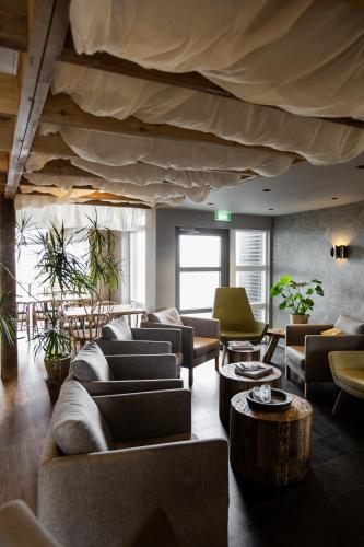 Posezení v ubytování The Hill Hotel at Flúðir
