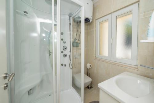 Vonios kambarys apgyvendinimo įstaigoje Lavanda Residence with Heated Pool Trogir Split