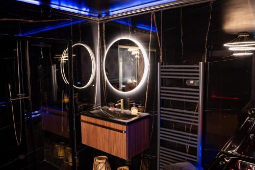 Ảnh trong thư viện ảnh của ROMANCE ROOM & LOVE - JACUZZI - PARKING - Menton ở Menton