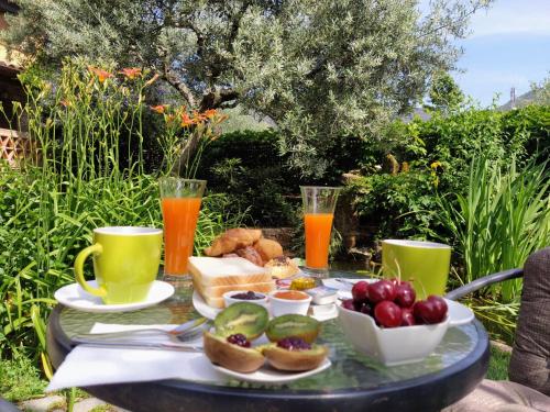 Mad på landstedet eller i nærheden