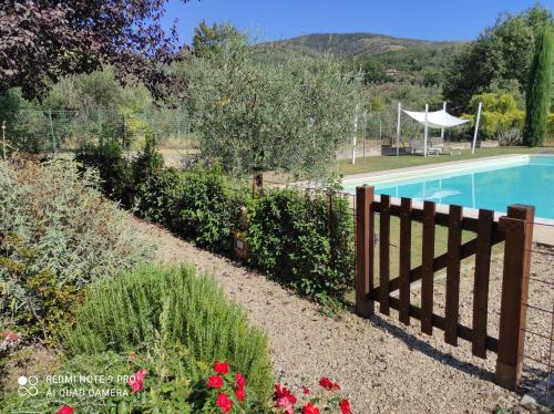 Πισίνα στο ή κοντά στο Casa Macinarino APPARTAMENTO 14 con piscina
