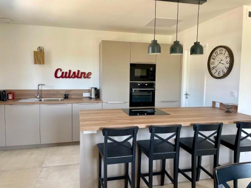 Galeriebild der Unterkunft Maison Neuve 3 Chambres avec jardin à 200m du port de la Teste in La Teste-de-Buch