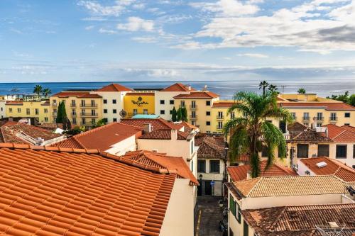 Enjoy the city center at fully equipped 2 BR 5 Min walk to beach & market