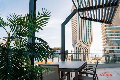 Ban công/sân hiên tại Elegance & Excitement Luxury Downtown Escape