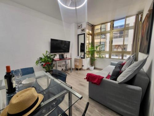 2 Bedrooms Flat 50 mts away from Las Canteras beach